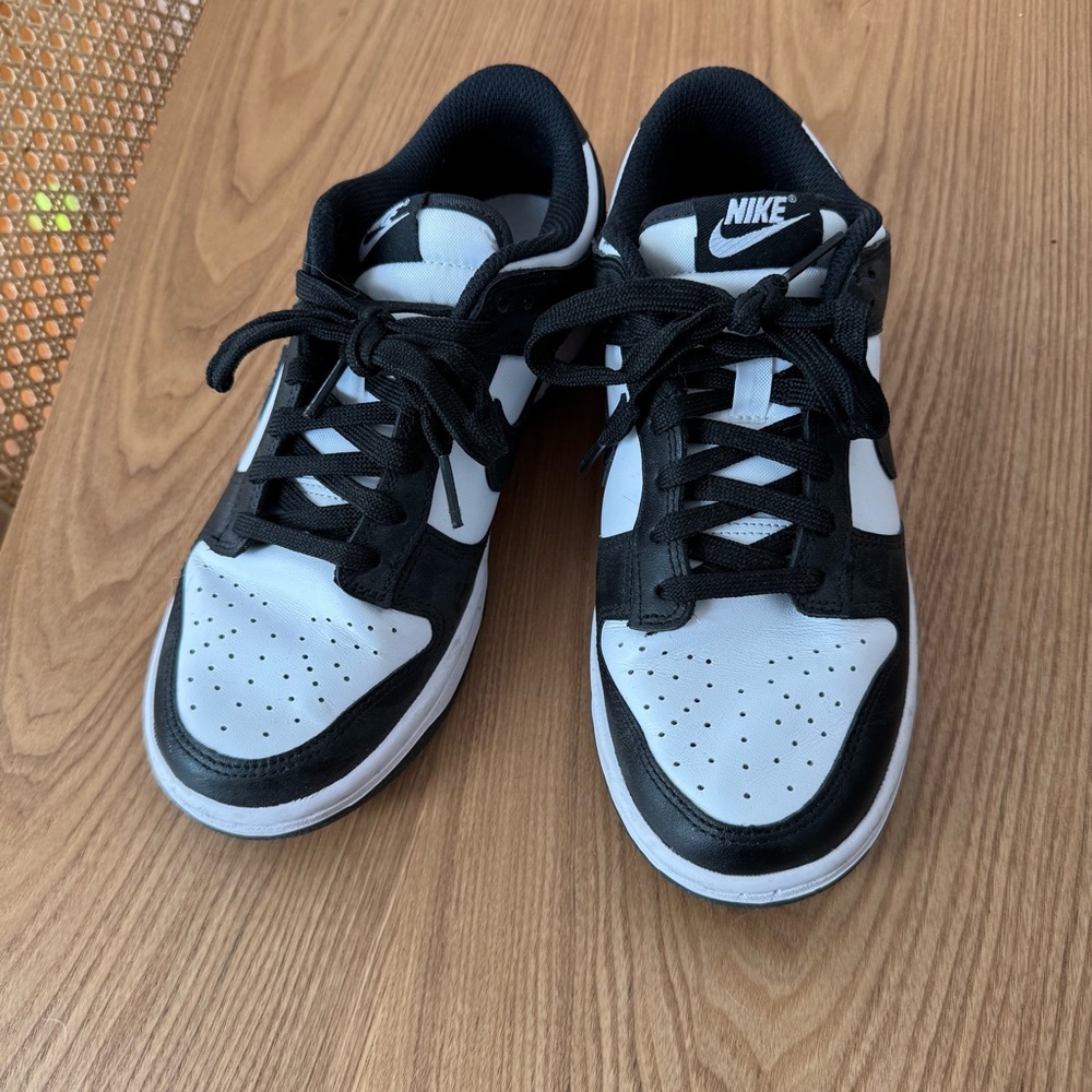 Nike Panda Dunks Women’s 7